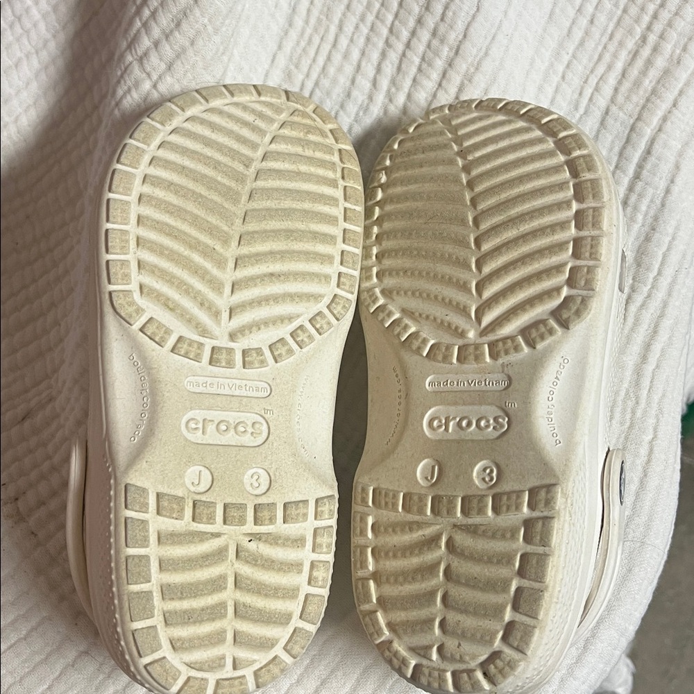 Crocs sz 3 - Picture 2 of 3